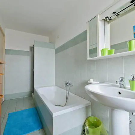 Homestay Shared In Center. *